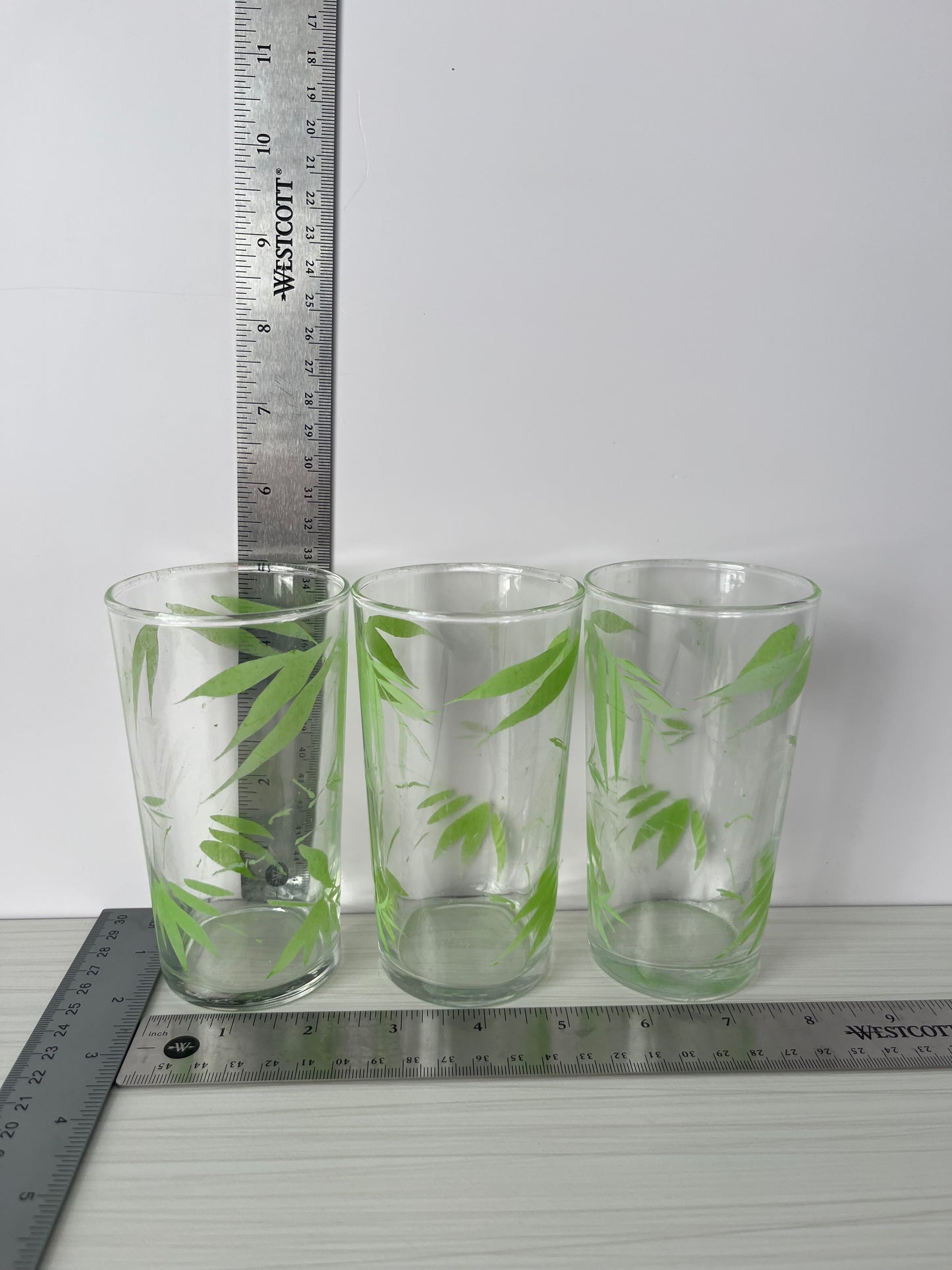 Vintage 1970s–1980s Tropical Bamboo Leaf Drinking Glasses – Set of 3 Green Botanical 10 oz Tumblers – Libbey Style Retro Barware