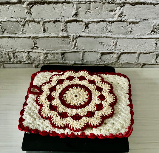 Vintage Handmade Red & Cream Crochet Potholder Set – Retro Kitchen Hot Pad & Trivet Duo – Mid Century Cottage Kitchen Decor