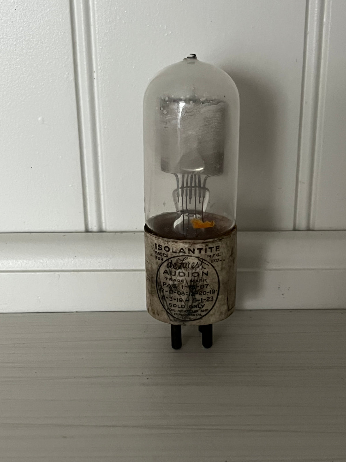 Antique c.1924 De Forest Audion Vacuum Tube Collectible | Likely DV-5 | Isolantite 4-Pin Radio Amplifier