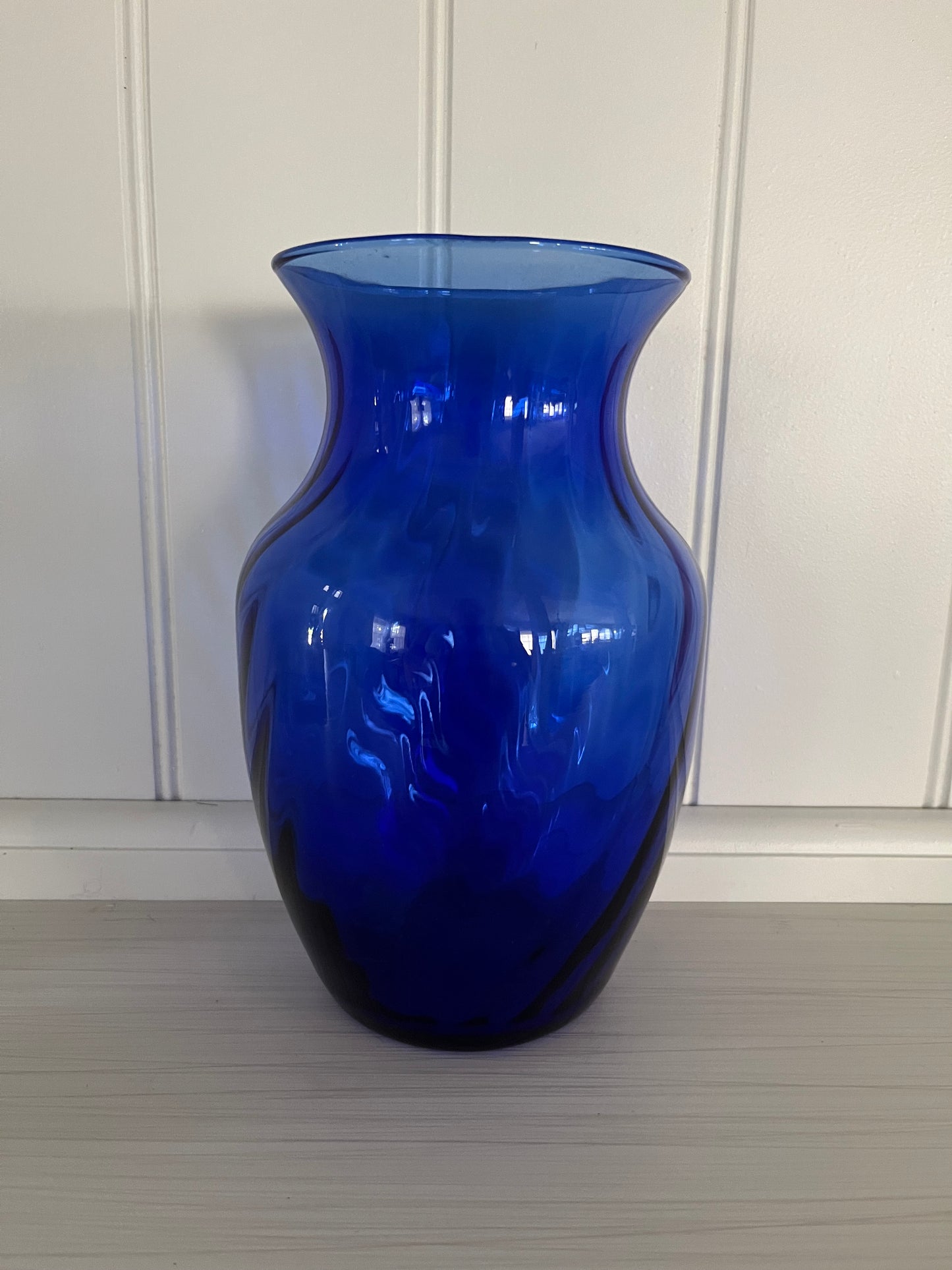 Vintage 1980s Indiana Glass “Illusions” Cobalt Blue Swirl Vase – Flared Rim Flower Vase