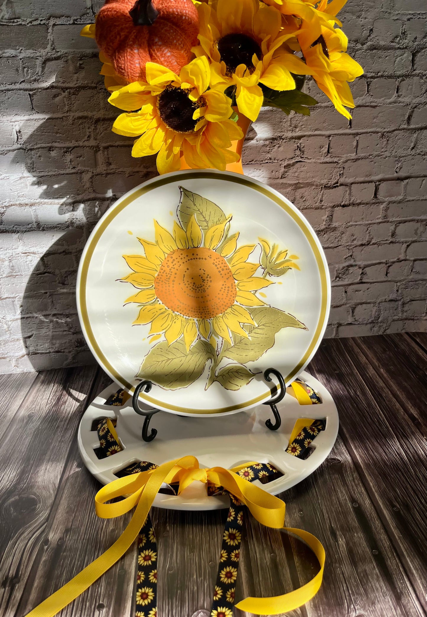 Vintage 1970s Ceramic Guild “Sun Shine” Sunflower Dinner Plate – Esperanto Line –