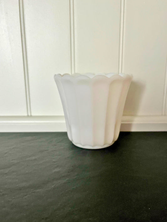 Vintage Milk Glass Scalloped Planter Vase – Ribbed Panel Design | Mid-Century, c. 1960s–70s