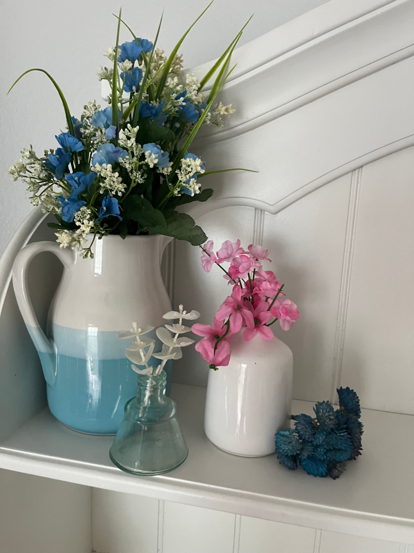 Modern Minimalist White Ceramic Bud Vase – Gloss Finish, 3.5” x 3”, Contemporary Decor Accent