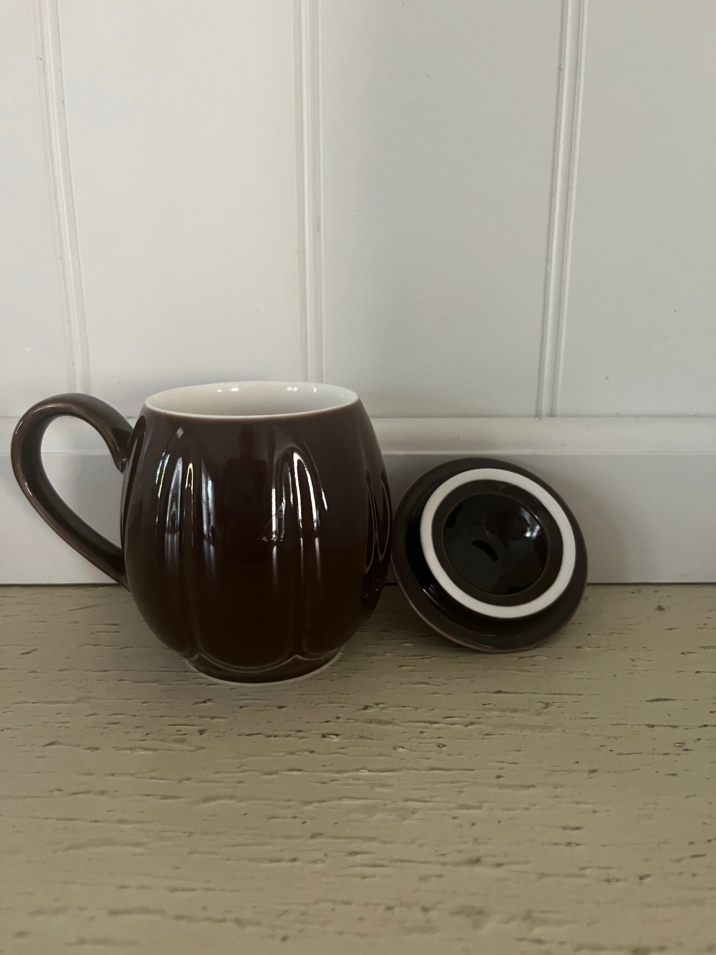 2 Teavana Lidded Porcelain Tea Mugs with One Infuser – Espresso Brown (2000s)