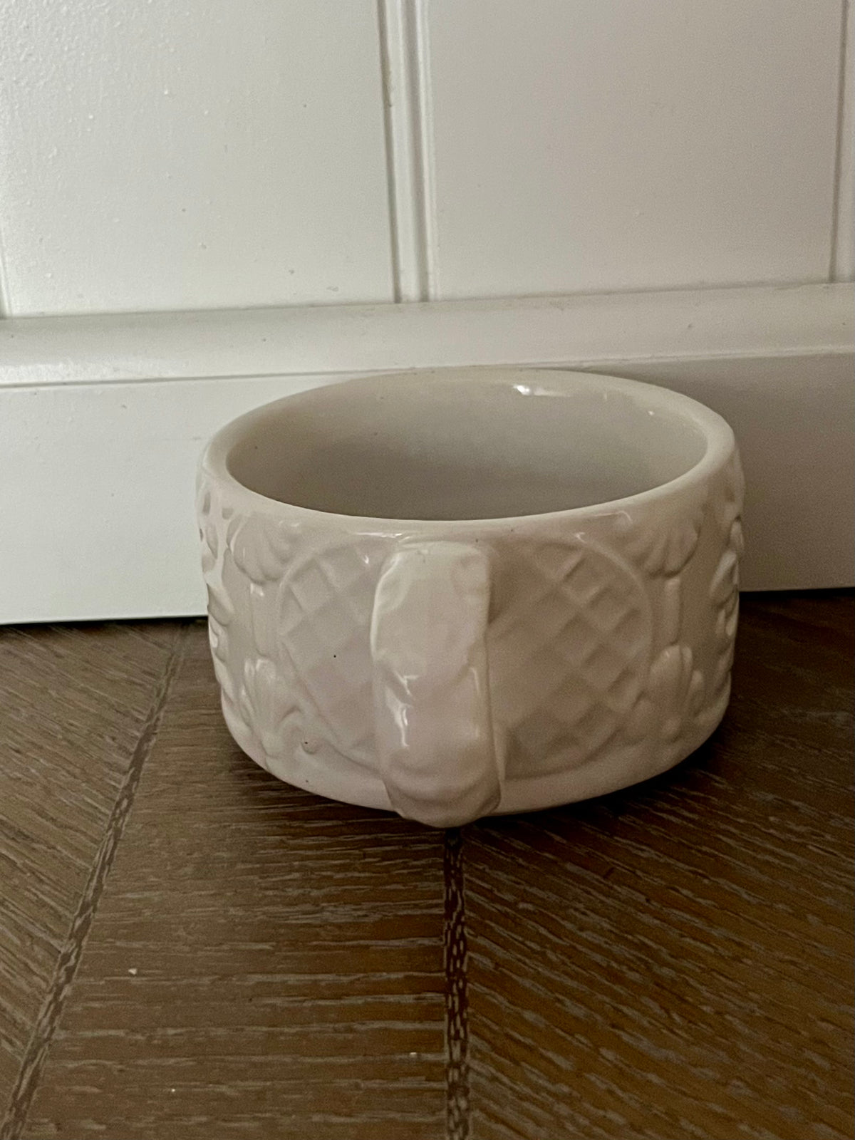 Vintage White Embossed Daisy Ceramic Soup Mug / Cup — 1970s Stoneware Floral Relief