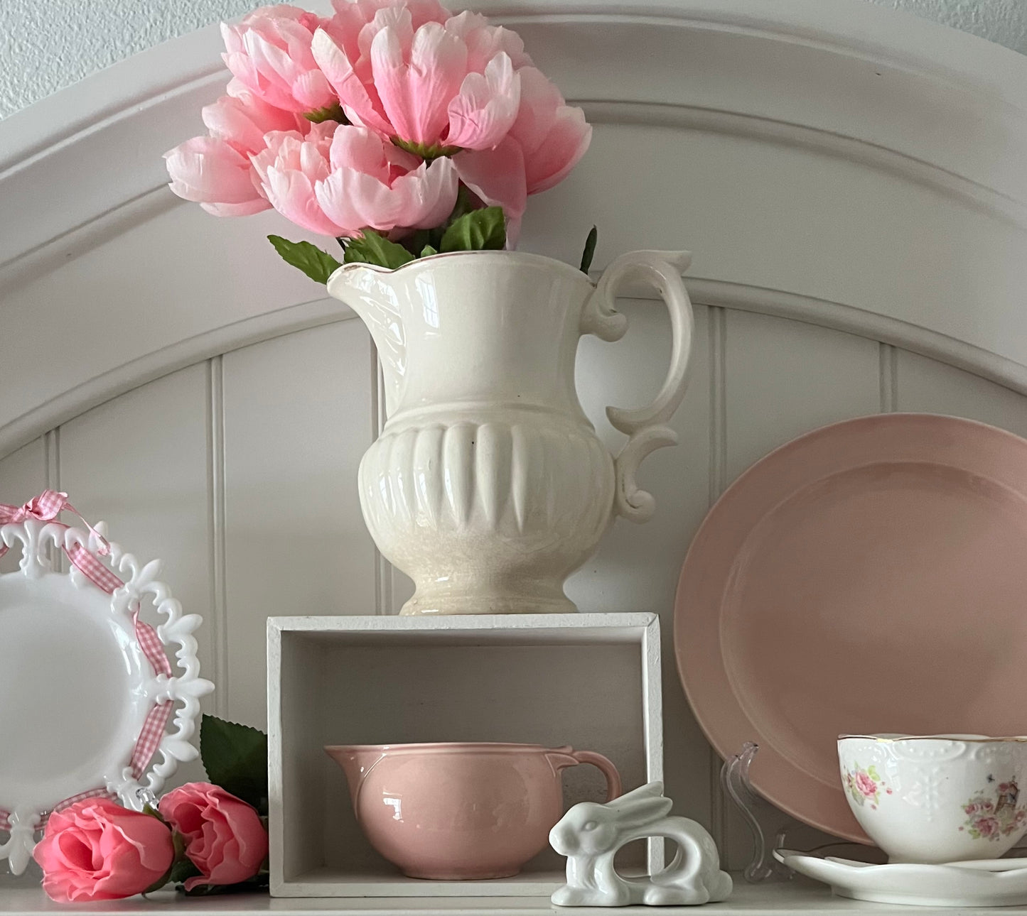 Vintage Westmoreland Milk Glass Ribbon Plate - Fleur De Lis Design 7.5” Mid Century Lunch Plate