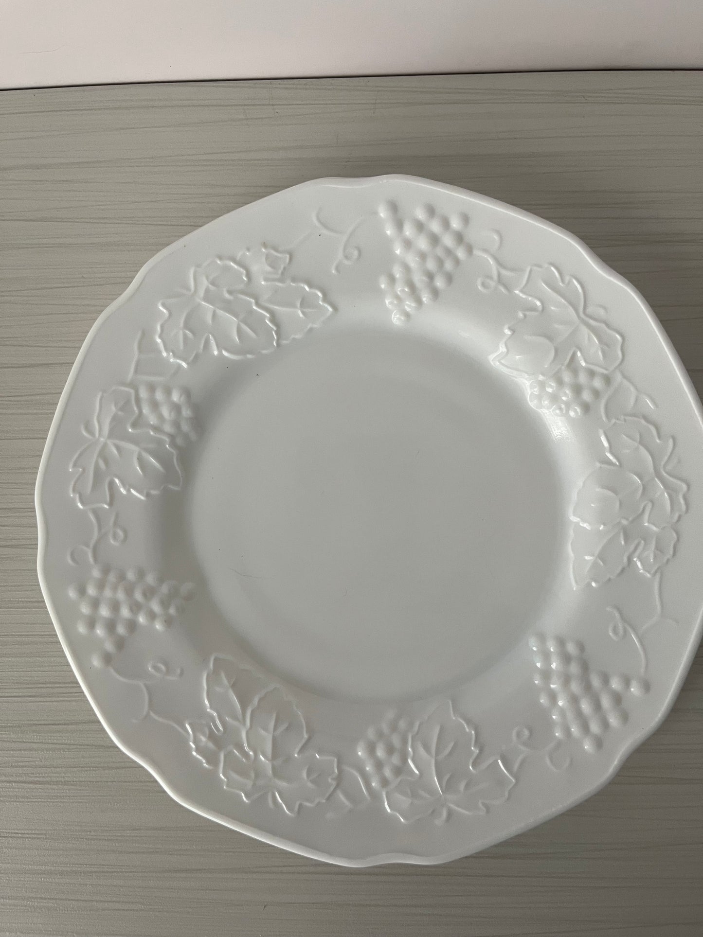Vintage 1960s–1970s Indiana Colony Milk Glass “Harvest Grape” 8” Luncheon Salad Plate | Raised Grapes & Leaves | Farmhouse Tableware