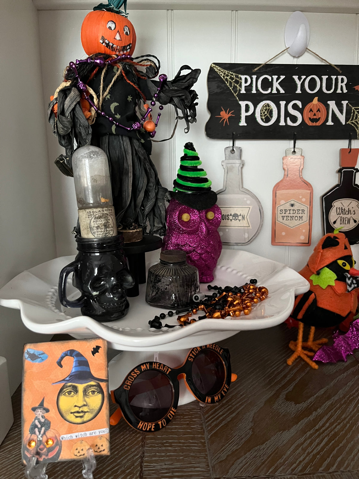 2010s Cross My Heart Hope to Die Halloween Sunglasses | Orange & Black Statement Shades