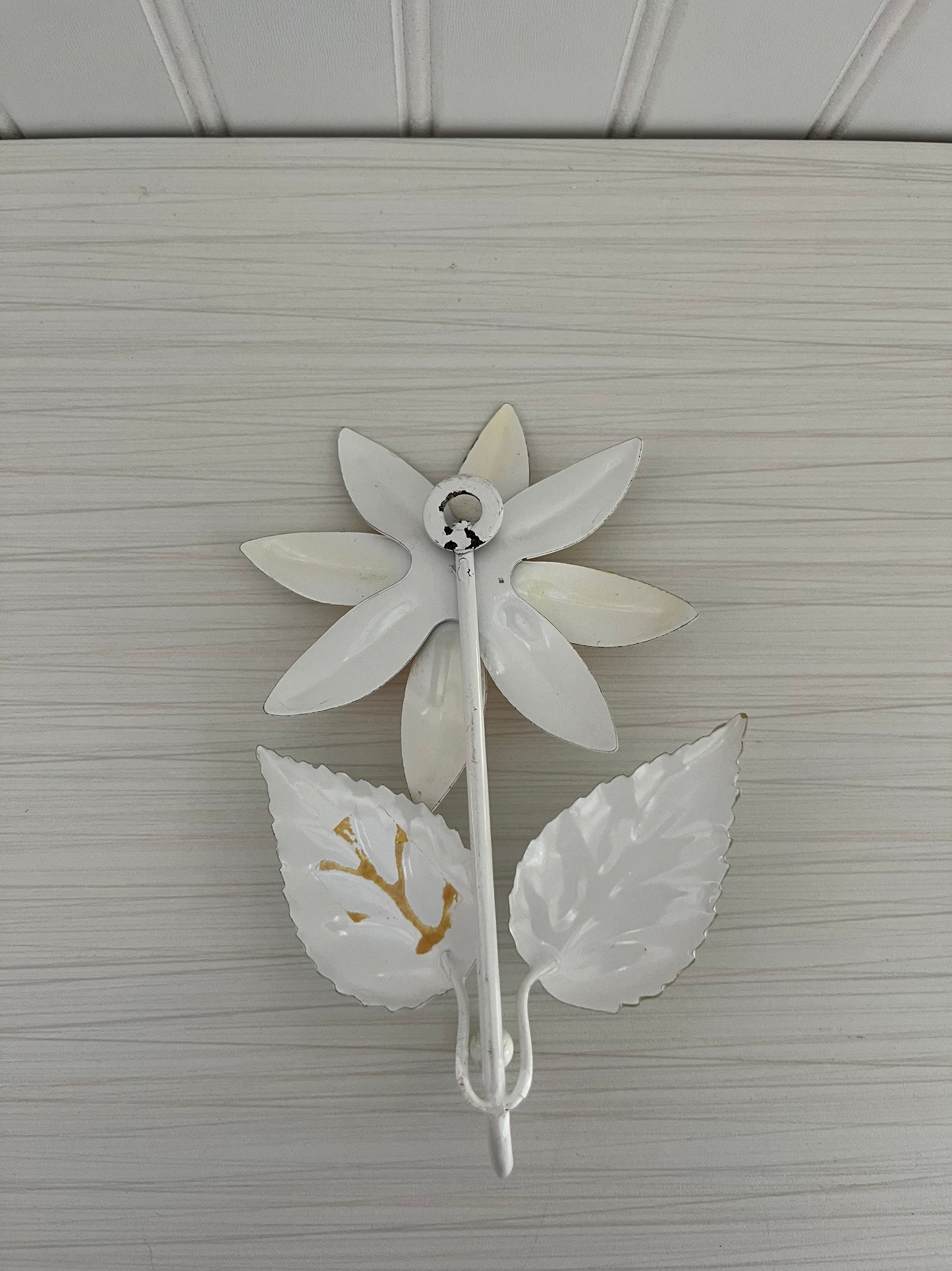 Vintage c. 1970s Toleware Metal Flower Hook - Retro Seventies Daisy Design