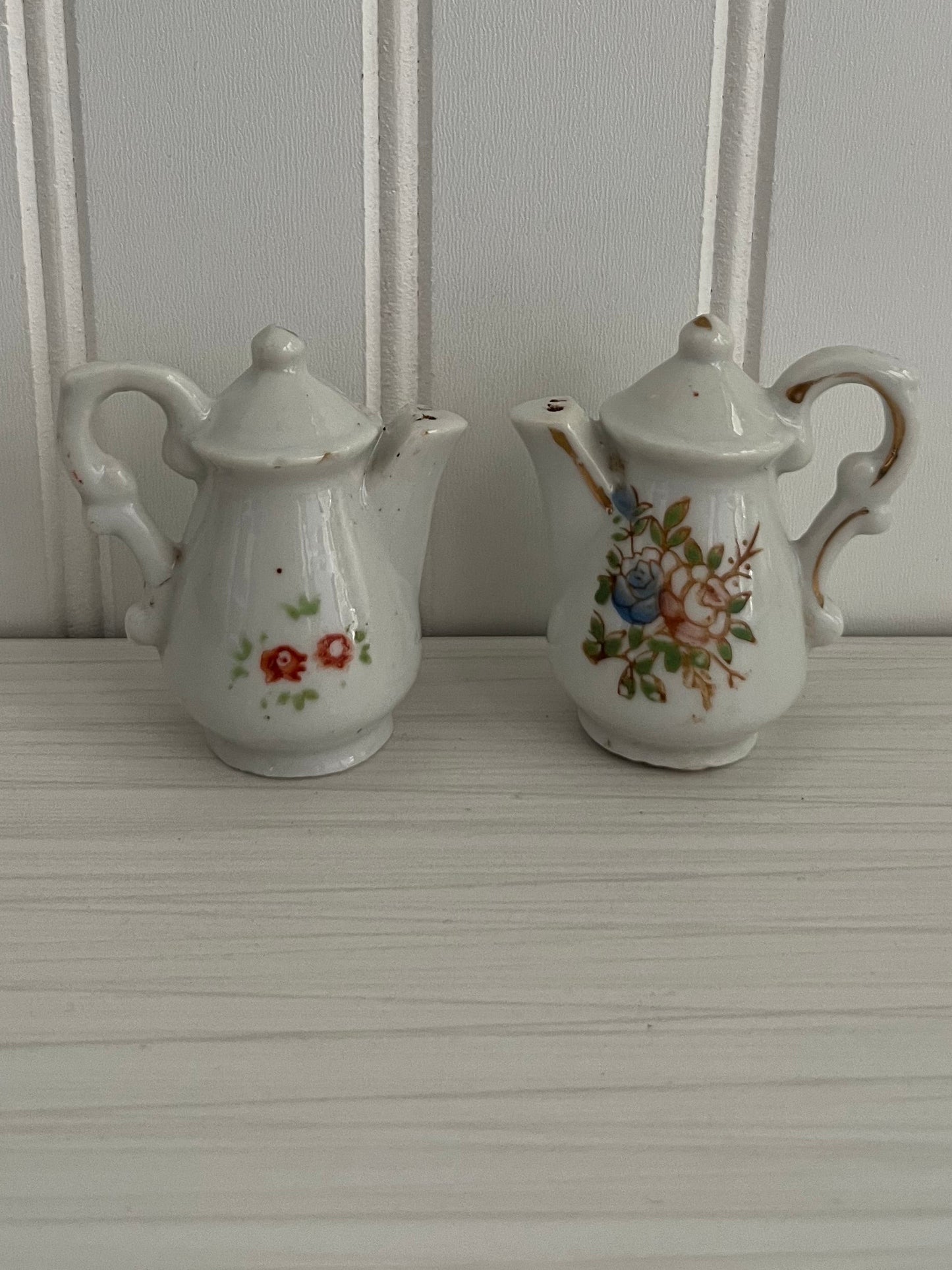 Vintage Japan Mini Teapot Salt & Pepper Shakers | White Floral S&P | Retro Kitchen Decor